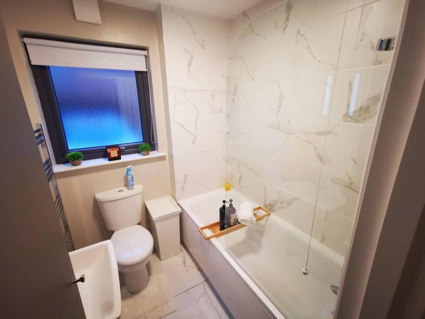 Belfast Central 2 Bedroom Luxurious Modern Stay Exterior foto