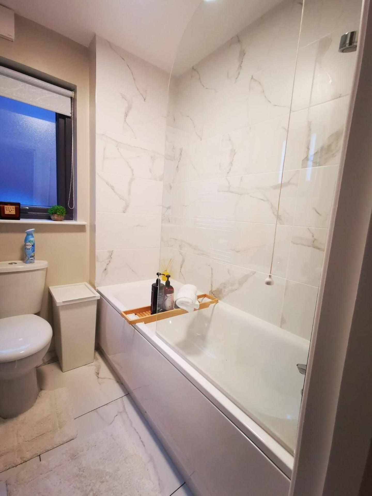 Belfast Central 2 Bedroom Luxurious Modern Stay Exterior foto